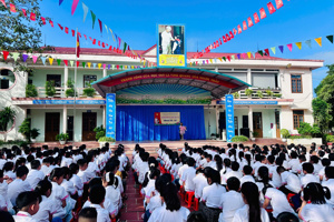 Trường Tiểu học Hoàng Đồng tích cực xây dựng môi trường học tập tiếng Anh, từng bước đưa tiếng Anh trở thành ngôn ngữ thứ hai trong trường học
