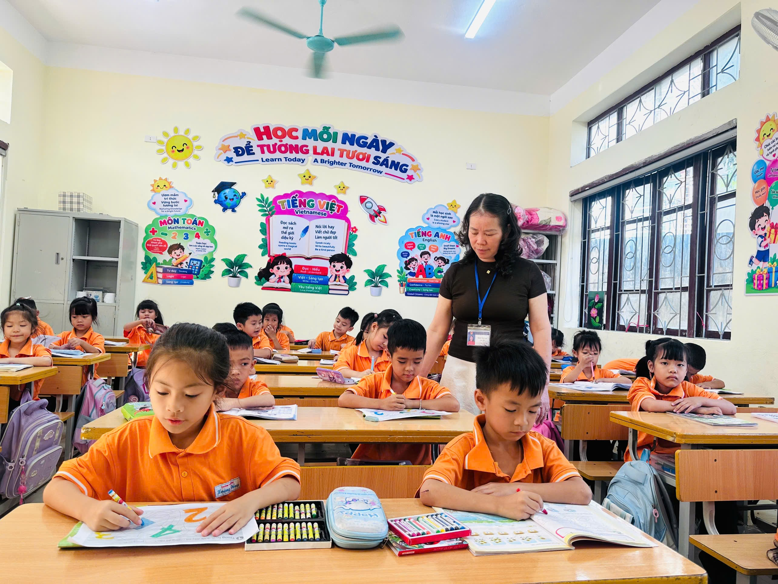ĐỔI MỚI SINH HOẠT CHUYÊN MÔN THEO HƯỚNG  NGHIÊN CỨU BÀI HỌC – KẾT NỐI TOÁN HỌC VỚI TIẾNG ANH